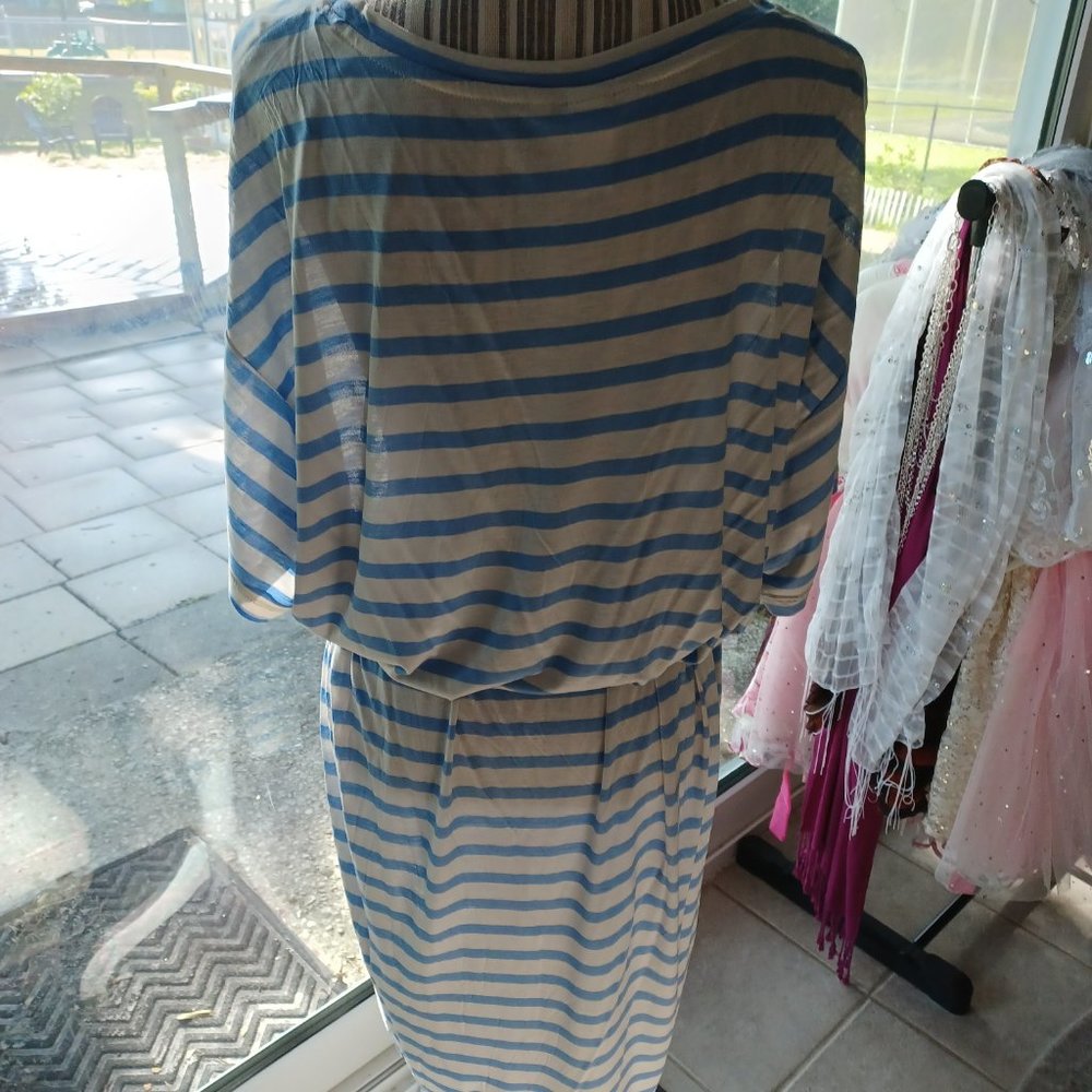 Cream and light blue stripped dress - Picture 3 of 4